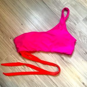 Pink lily bikini top size large